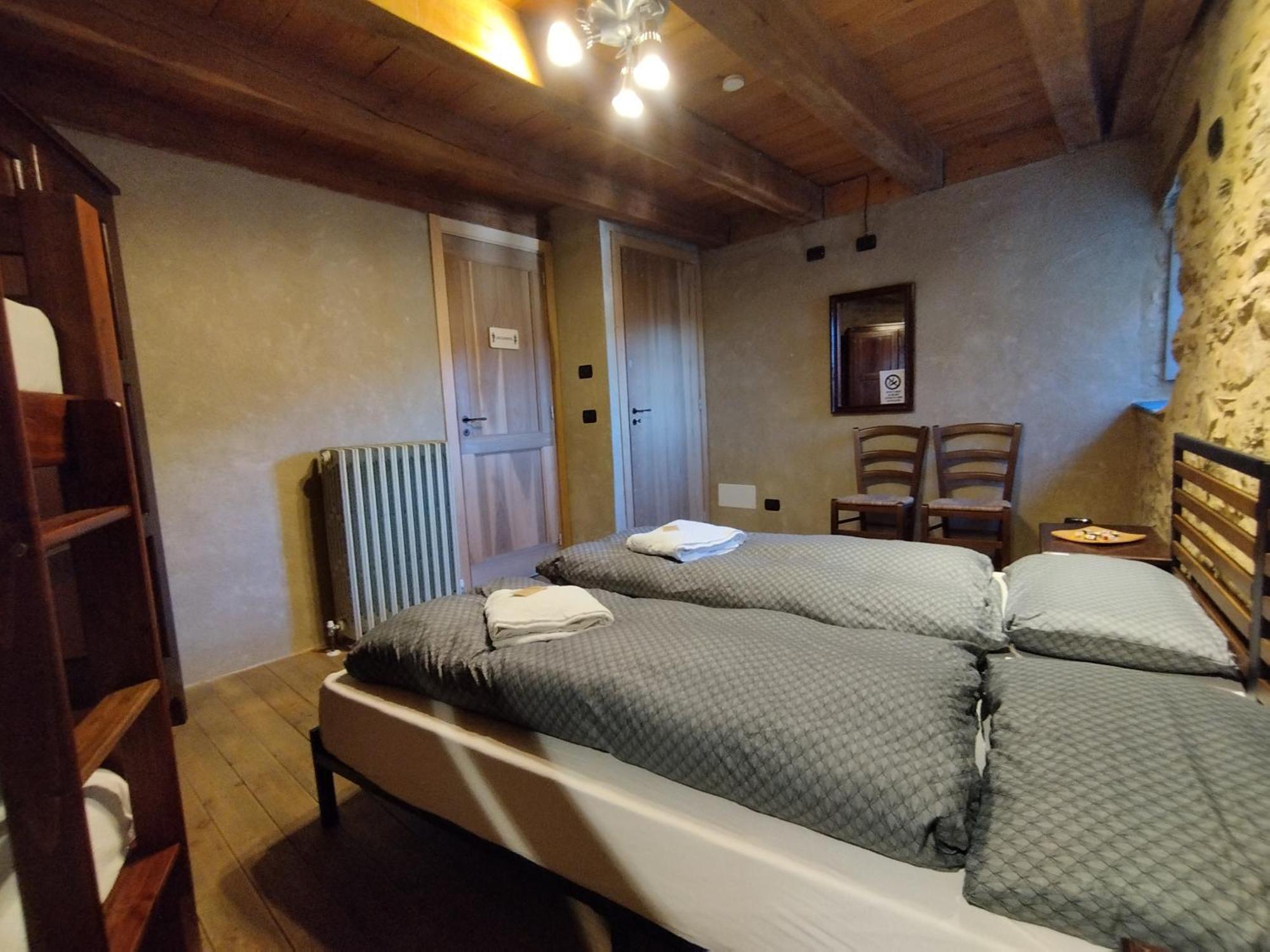 Rifugio Ca' Da Cardella Hotel Mendatica Phòng bức ảnh